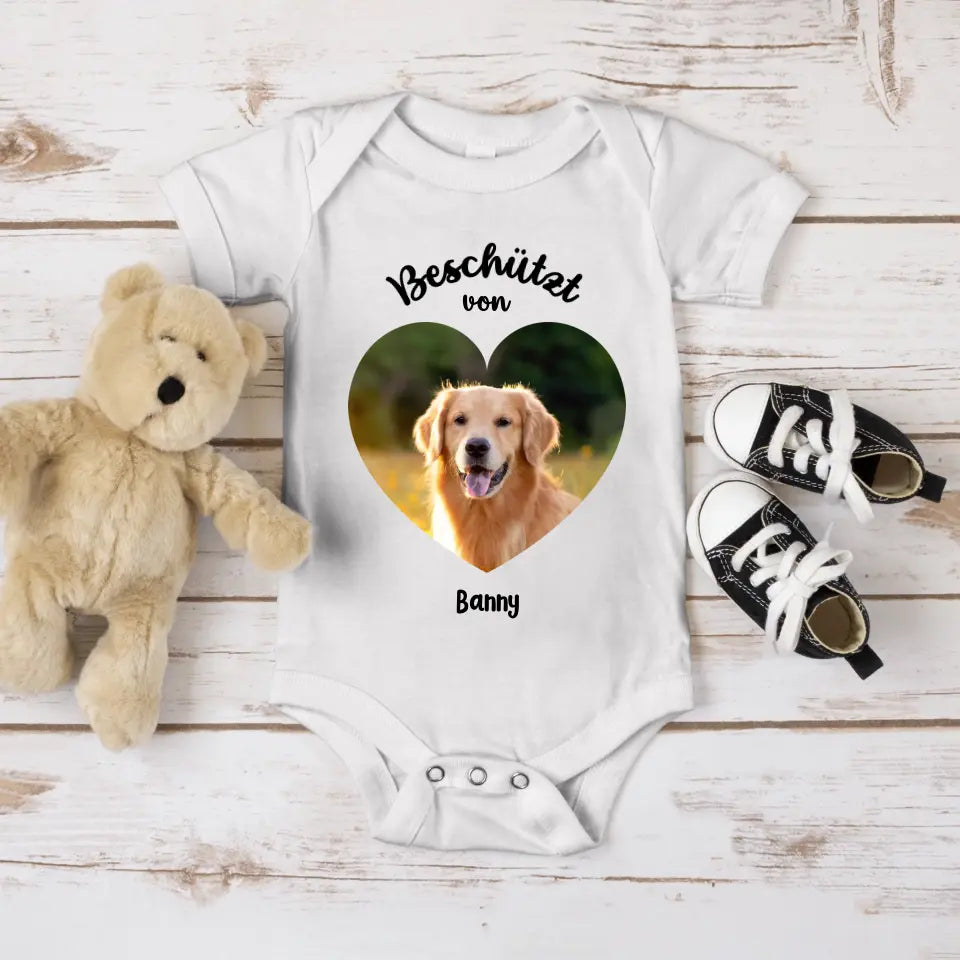 Beschermd door - Gepersonaliseerde babyromper met foto 