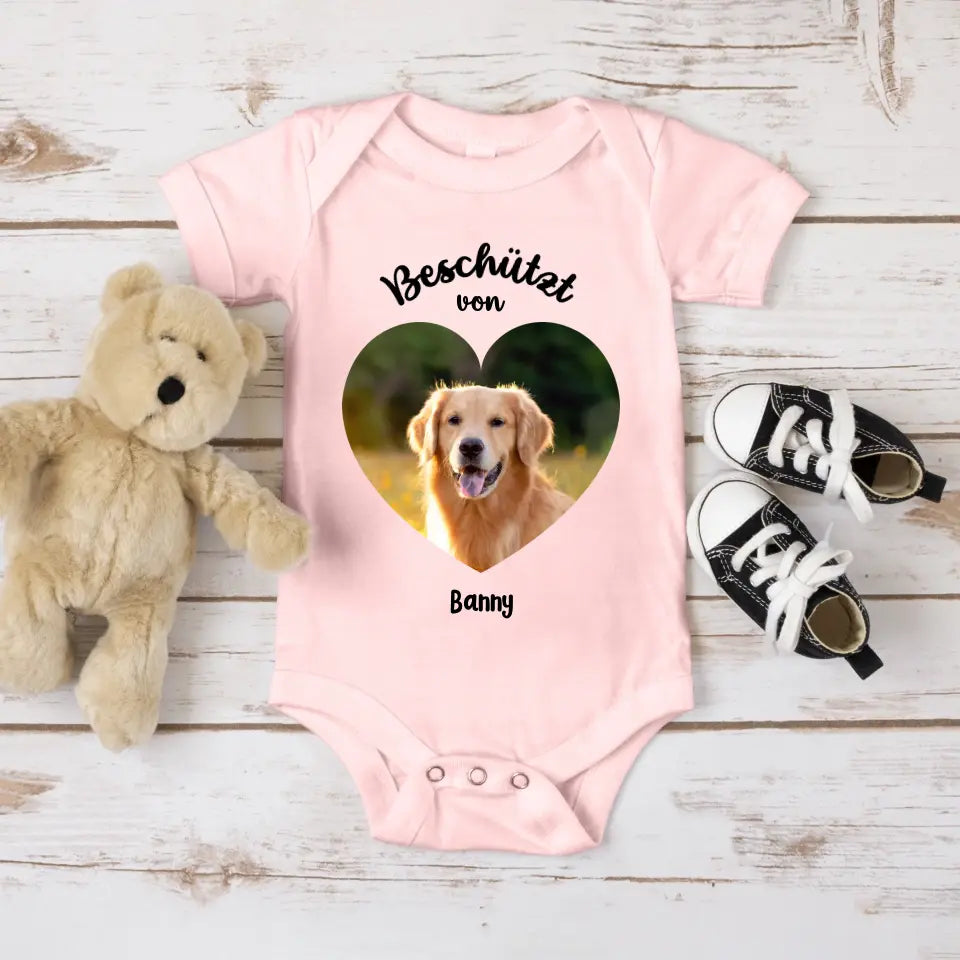 Beschermd door - Gepersonaliseerde babyromper met foto 