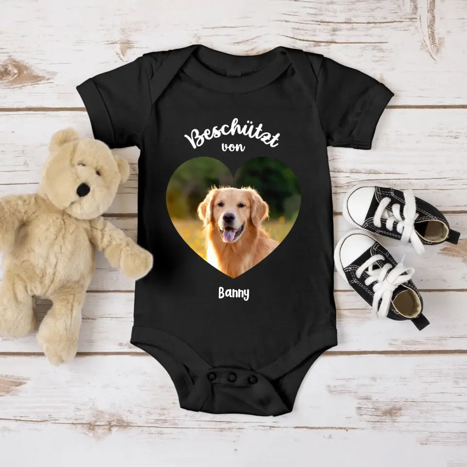 Beschermd door - Gepersonaliseerde babyromper met foto 
