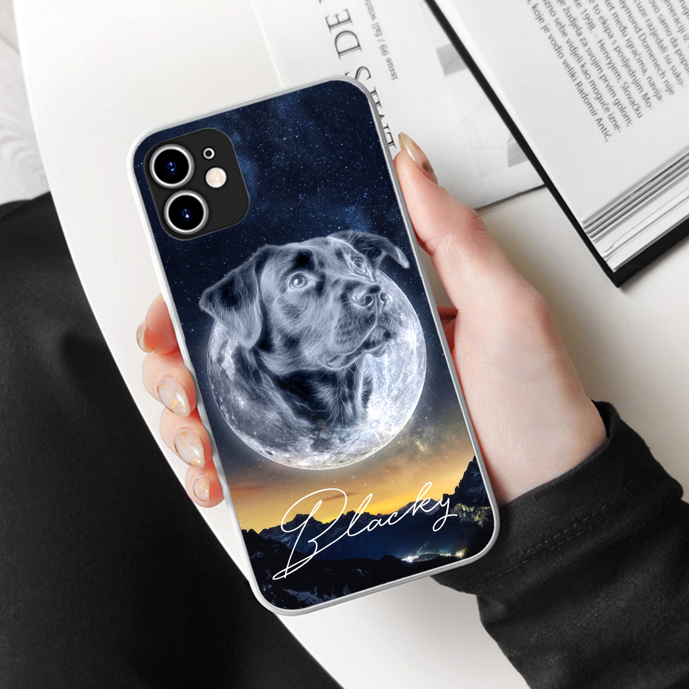 Gepersonaliseerd telefoonhoesje met portret – Maanstijl 